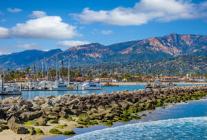 3 subúrbios impressionantes de Santa Bárbara para considerar viver