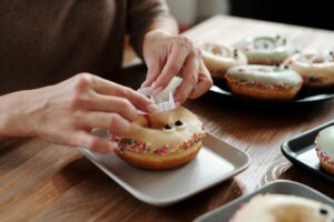 5 façons créatives de promouvoir votre collecte de fonds Krispy Kreme