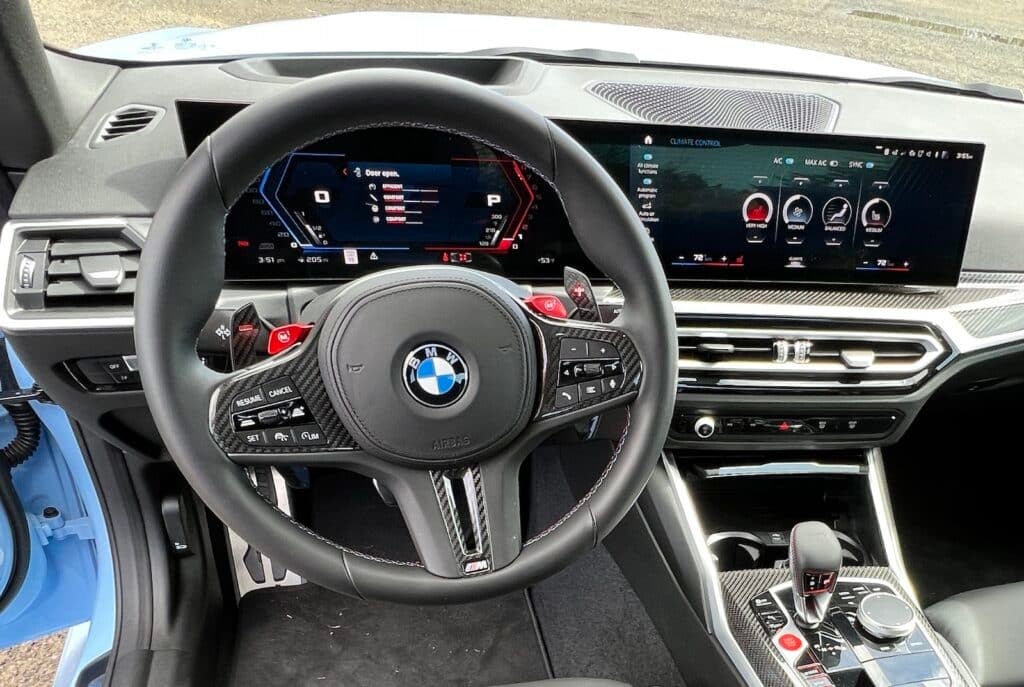 2023 BMW M2驾驶舱