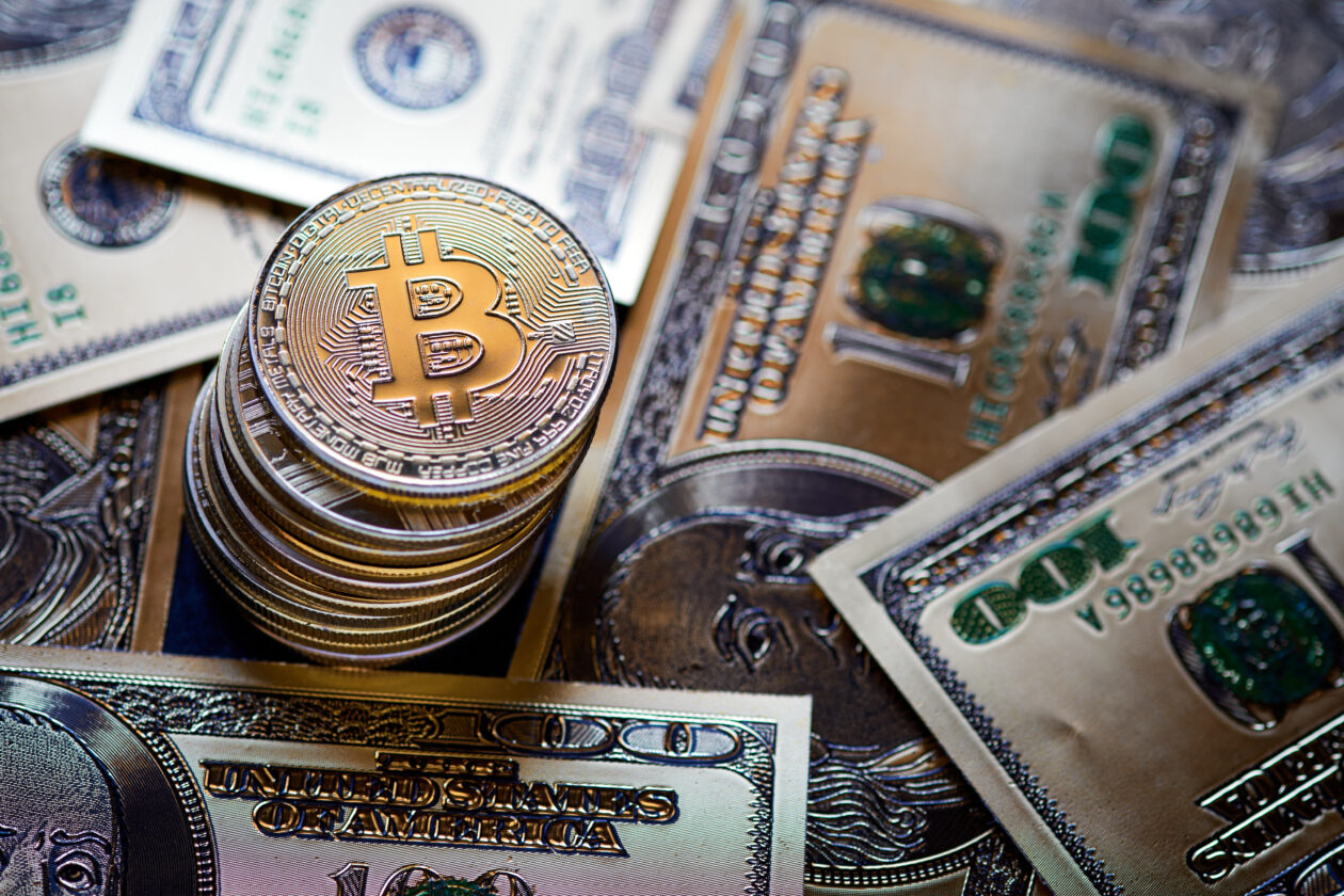 Bitcoin trades under US$28,000, Dogecoin biggest loser