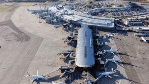 'Dawdling' Qantas, Perth Havalimanı'na terminal sırasındaki yatırımı artırmasını söyledi