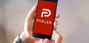 Konglomerat mediów cyfrowych Starboard nabywa aplikację społecznościową Parler, która zapewnia wolność słowa; wypuścić odświeżoną wersję