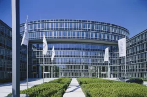 Gigantul german de 50 de miliarde de euro adaugă criptomonede la Fondul Global