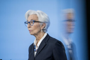 Lagarde iz ECB deležna norčij, razkriva, da bo imel digitalni evro "omejen" nadzor