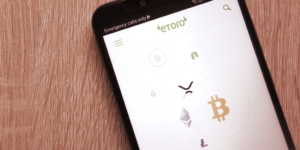 eToro ประกาศ Crypto การรวมการซื้อขายหุ้นกับ Twitter