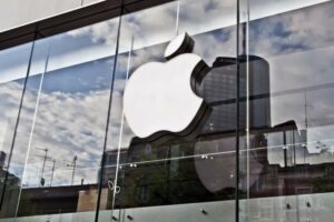 Η απάτη +17 εκατομμυρίων δολαρίων πρώην υπαλλήλου της Apple του φέρνει στη φυλακή τριών ετών