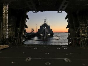 Eksekutif di Austal, yang membuat LCS untuk Angkatan Laut AS, didakwa melakukan penipuan