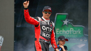 F1 אלוף Raikkonen וכפתור למירוץ NASCAR ב-COTA