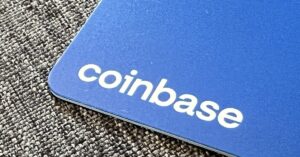 First Mover Americas: Coinbase szuka jasnych odpowiedzi od SEC