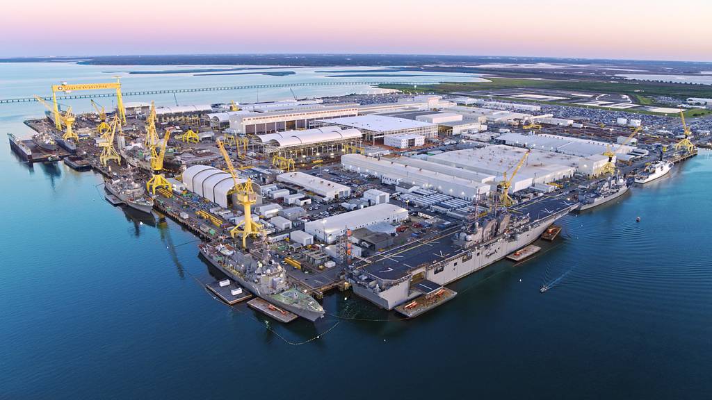 湾岸の造船所は、造船業が盛んになる中で労働者を見つけるのに苦労しています