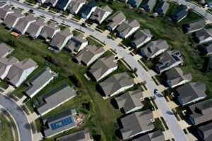 Las ventas de viviendas cayeron en marzo ante la volatilidad de las tasas hipotecarias