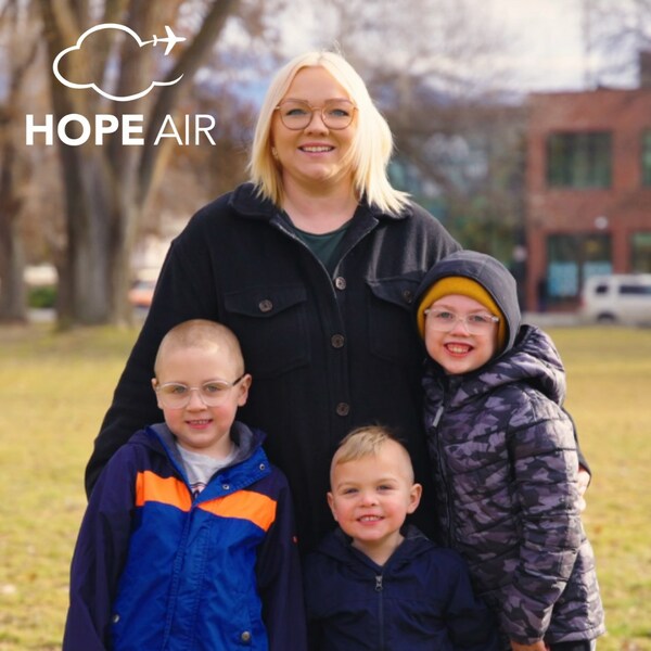 Brittney and family, Kelowna, British Columbia. (CNW Group/Hope Air)