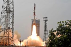 Indiens PSLV startet mit zwei singapurischen Satelliten