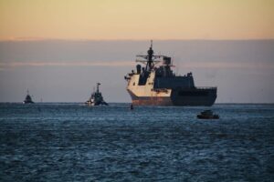 Ingalls Shipbuilding, Savunma Bakanlığı hattı duraklattıktan sonra LPD'deki değişiklikleri tartıyor