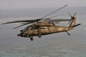Den japanske hærens UH-60 krasjer nær Miyako