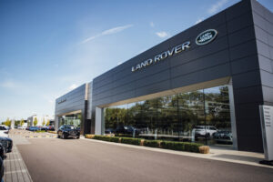 JLR-forhandlere "forbløffet" etter planen for å fjerne Land Rover-merket