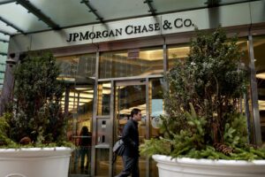 JPMorgan Chasen teknologiakulut putoavat 7 % 2.1 miljardiin dollariin vuotta aiemmasta
