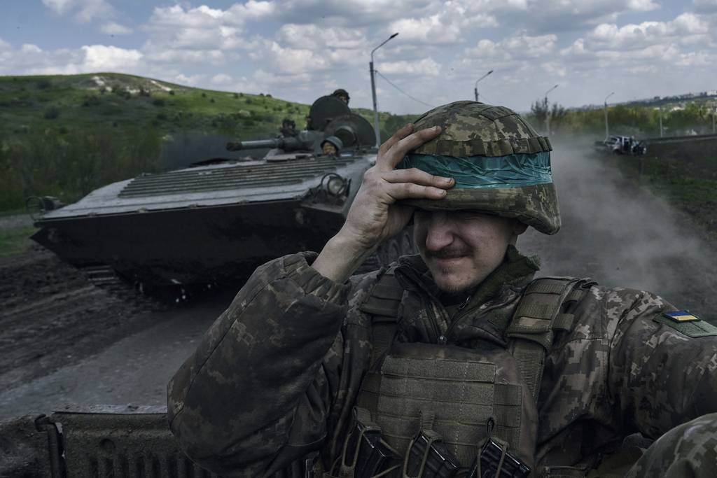 OTAN: aliados da Ucrânia enviaram 1,550 veículos de combate e munição 'vasta'