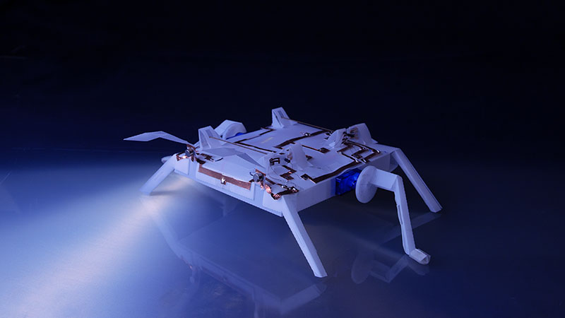 Integrasi robot berbasis Origami yang merasakan, memutuskan, dan merespons