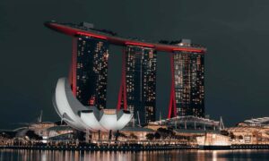 Более 40% сингапурцев владеют криптовалютой: опрос