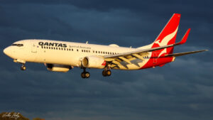 Qantas 737 vendte tilbage til Melbourne på grund af cockpitdampe
