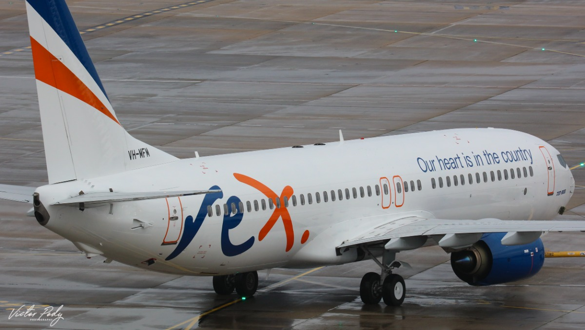 ریکس 737 ٹوائلٹ سے دھواں نکلنے کی اطلاع کے بعد بحفاظت لینڈ کر گیا۔