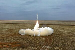 רוסיה מכשירה טייסים בלארוסים בשימוש בנשק גרעיני