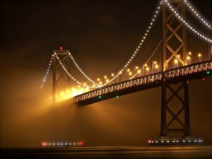 San Francisco-tåken beseirer en pakke med Waymo-robo-taxier