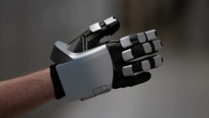 SenseGlove zbere 3.25 milijona € v krogu financiranja serije A za napredek VR Haptic Gloves