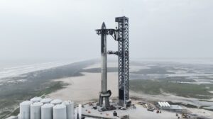 SpaceX מכינה את רקטת ספינת הכוכבים לטיסת ניסוי מסביב לעולם כבר בשבוע הבא