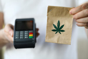 Statliga lagstiftare debatterar lagförslag som skulle tillåta onlineförsäljning av marijuana