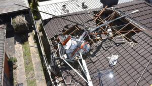 Çatıya çarpan öğrenci pilot, motorun güç kaybettiğini fark etmedi