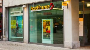 Sveitsin valtion omistama pankkijättiläinen Postfinance tarjoaa kryptopalveluja