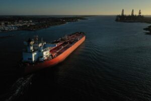 Tankersko podjetje, ki seli rusko nafto, je izgubilo zavarovanje nad G-7 Cap
