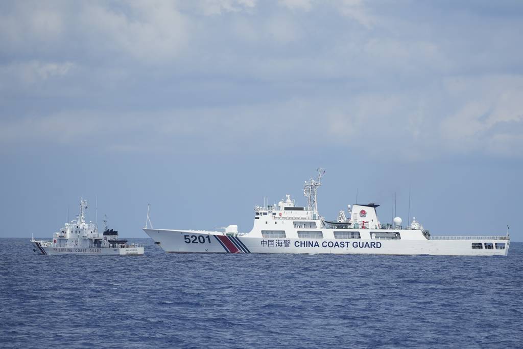 Gespannen confrontatie: Filipijnen confronteert China over zeeclaims