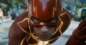 Η πρεμιέρα του Flash έχει λαμπερές αντιδράσεις, αλλά οι ερωτήσεις του Ezra Miller παραμένουν