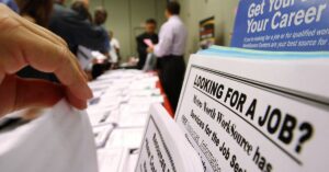 ארה"ב מוסיפה 236 משרות במרץ לעומת תחזיות עבור 239