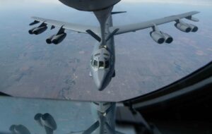 Angkatan Udara AS mengincar September untuk fase berikutnya dari mesin ulang pembom B-52
