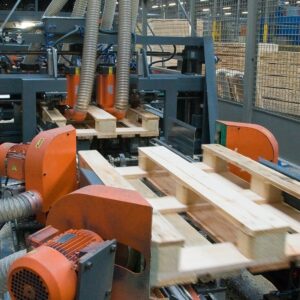 Productie van houten pallets en hergebruik Uplift