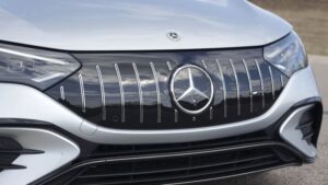 การทดสอบ Mercedes-AMG EQE Road ปี 2023: AMG เพียงพอหรือไม่