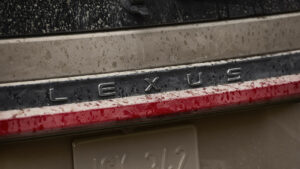 2024 Lexus GX tachinat cu un aspect gros, robust