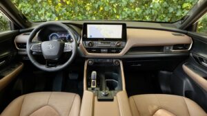 סקירת כונן ראשונה של Toyota Grand Highlander 2024: 'גראנדר' בגודל, בהספק ובמחיר