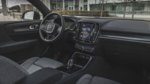 A 2024-es Volvo C40 és XC40 újratöltés első meghajtó felülvizsgálata: Vissza az RWD jövőjébe