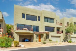 6 case în stil New Mexico: de la Adobe-uri autentice la case pământești