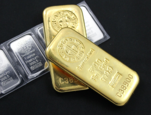 A Glittering Battle: Analyzing the Silver and Gold Commodity Markets