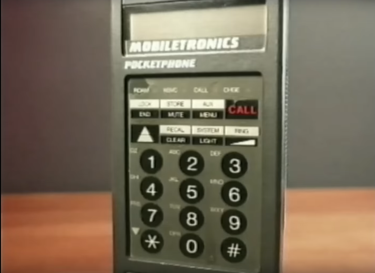 Un teléfono móvil de 1985