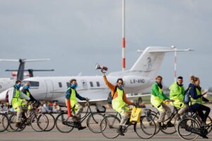 Amsterdam Schiphol granskas för otillräckligt skydd av anställda mot flygplan och dieselutsläpp