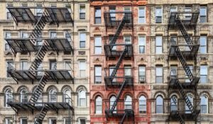 以光速前进：纽约市的出租房屋脱销而销售市场却...独一无二