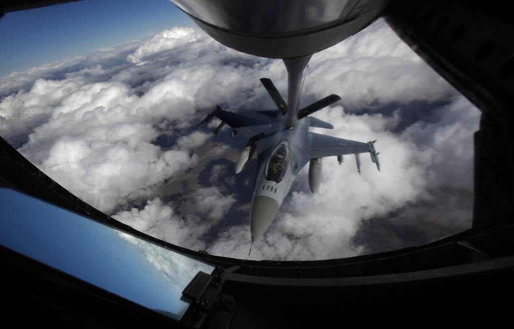 오스틴은 우크라이나 조종사를 위한 F-16 훈련이 몇 주 안에 시작되기를 희망합니다.