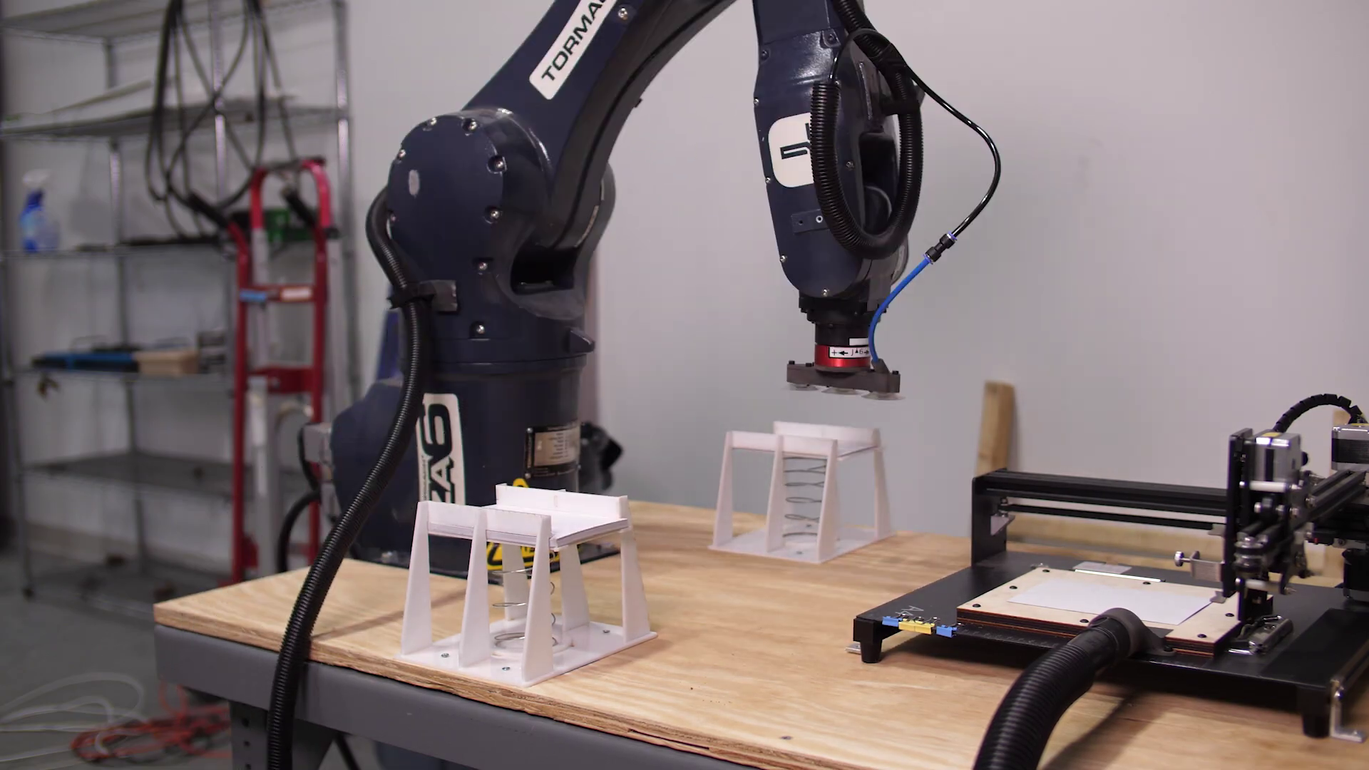 Zautomatyzuj odręczne pocztówki za pomocą robotów